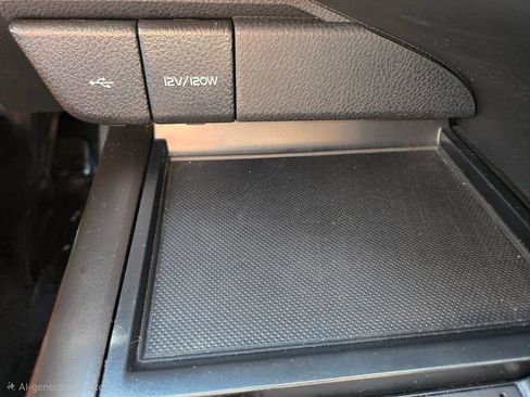 Used 2024 Toyota Camry SE FWD image 33