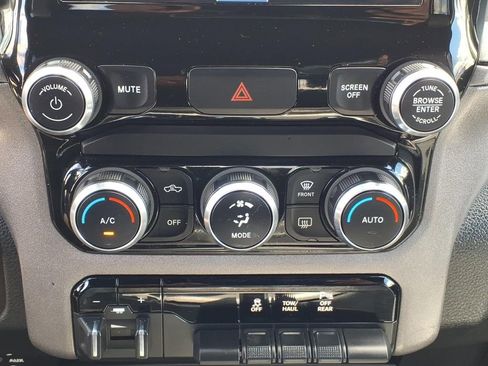 Used 2023 RAM 3500 Tradesman w/ Chrome Appearance Group AWD/4WD image 7