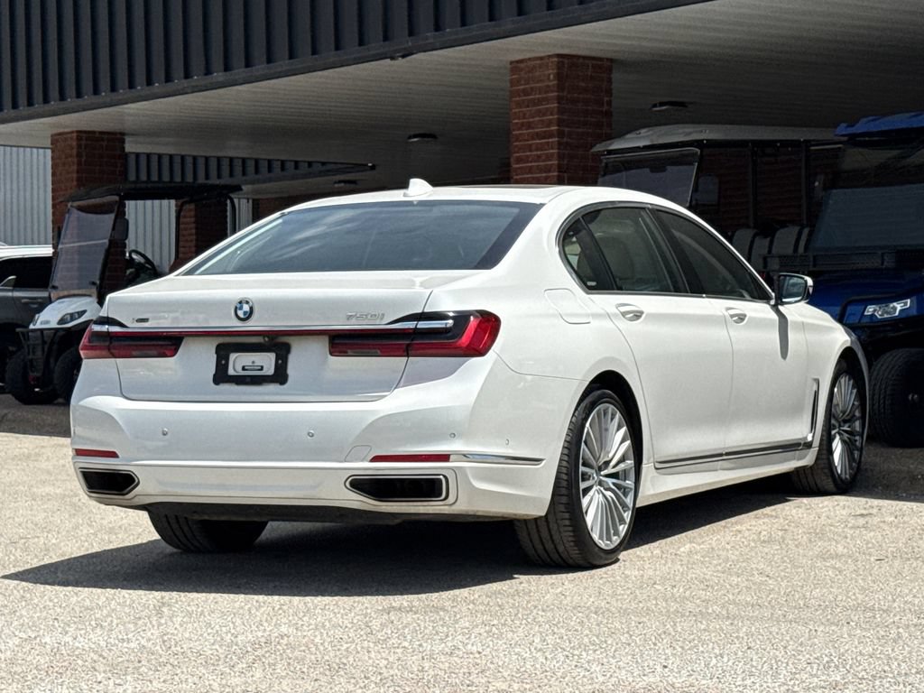 Used 2022 BMW 750i xDrive AWD/4WD image 8
