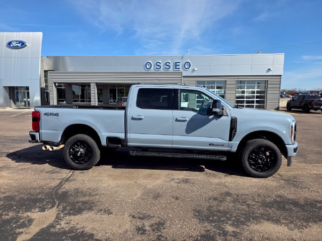 Used 2026 Ford F350 Lariat w/ Black Appearance Package AWD/4WD image 8