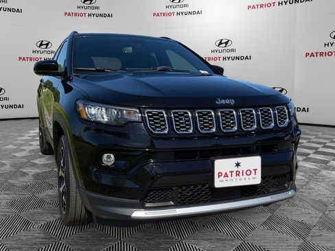 Used 2025 Jeep Compass Limited AWD/4WD image 1