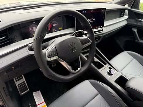 New 2026 Volkswagen Tiguan SE R-Line image 8