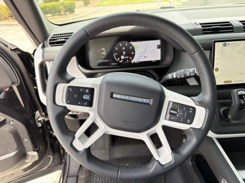 Used 2025 Land Rover Defender 90 S AWD/4WD image 22