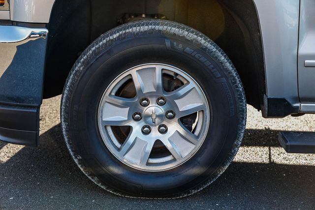 Used 2018 Chevrolet Silverado 1500 LT w/ All Star Edition AWD/4WD image 11