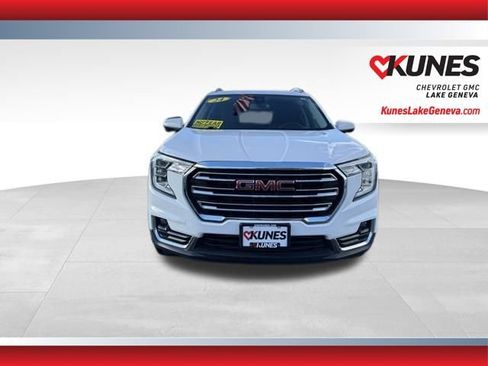Used 2024 GMC Terrain SLT image 11