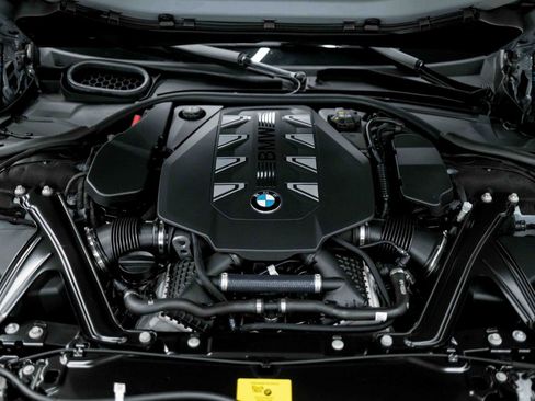 Used 2024 BMW 760i xDrive w/ Executive Package image 95