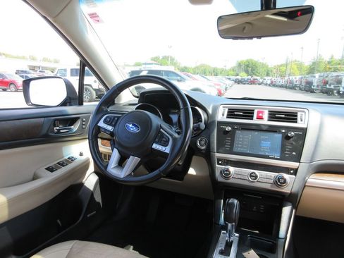 Used 2017 Subaru Outback 3.6R Limited AWD/4WD image 27