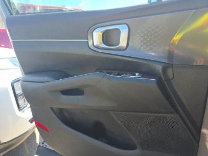 Used 2025 Kia Sorento EX w/ Panoramic Sunroof Package FWD image 12