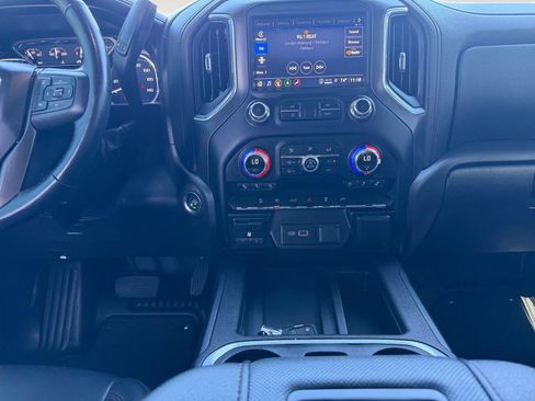 Used 2021 GMC Sierra 1500 AT4 w/ AT4 Preferred Package AWD/4WD image 11