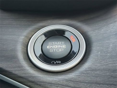 New 2025 Jeep Grand Cherokee Limited w/ Trailer Tow Package image 28