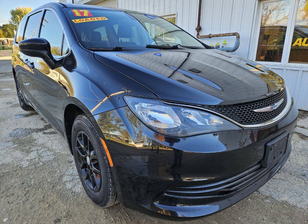 Used 2017 Chrysler Pacifica Touring FWD image 1