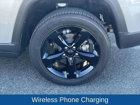 Certified 2025 Jeep Grand Cherokee Altitude RWD image 13