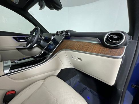 Used 2024 Mercedes-Benz GLC 300 GLC 300 image 19
