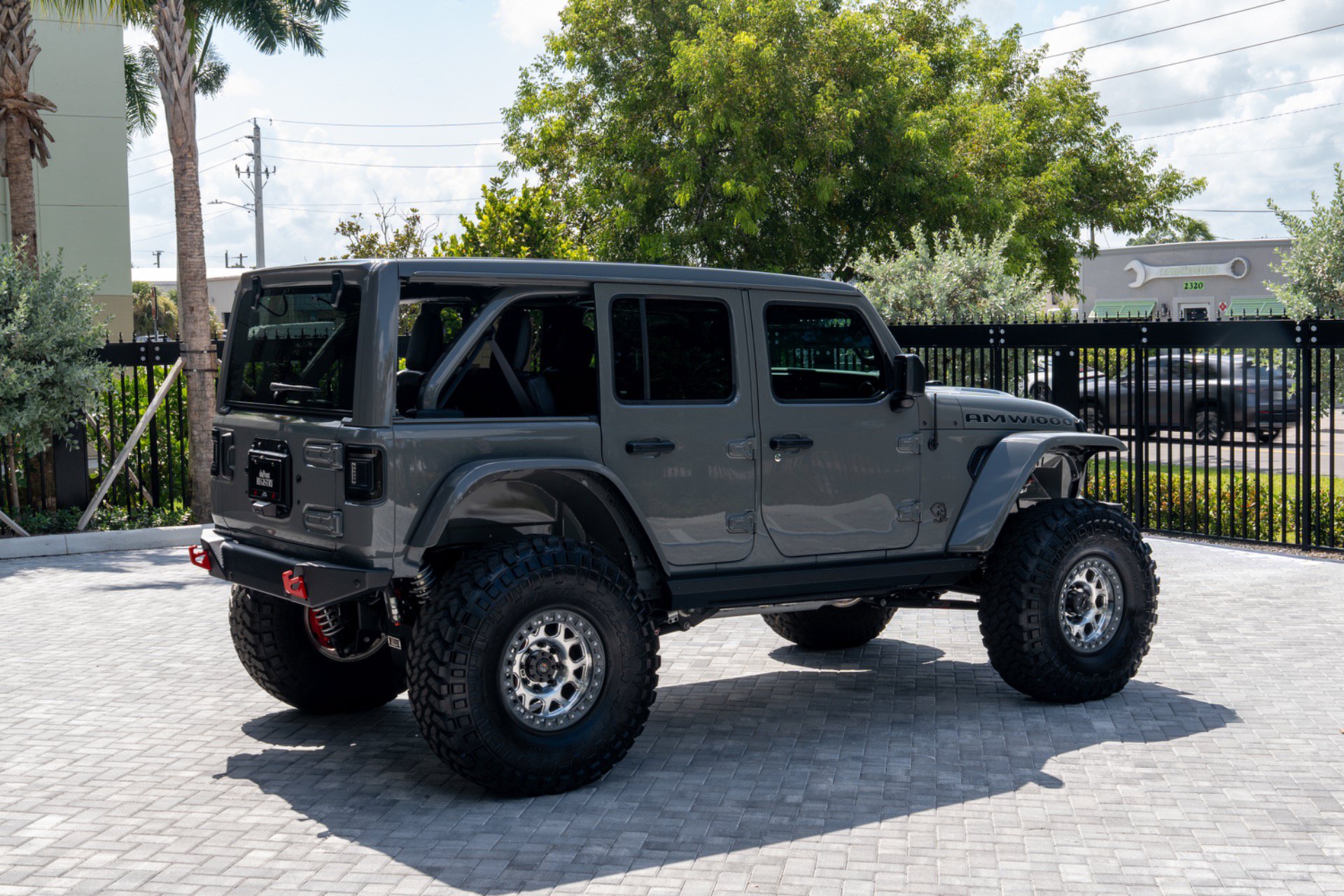 Used 2023 Jeep Wrangler Unlimited Rubicon w/ LED Lighting Group AWD/4WD image 4
