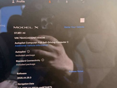 Used 2022 Tesla Model X image 9