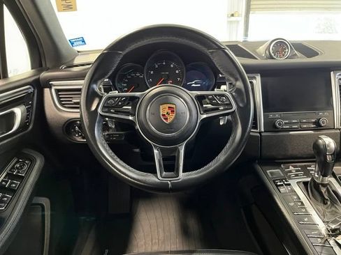 Used 2017 Porsche Macan AWD/4WD image 21