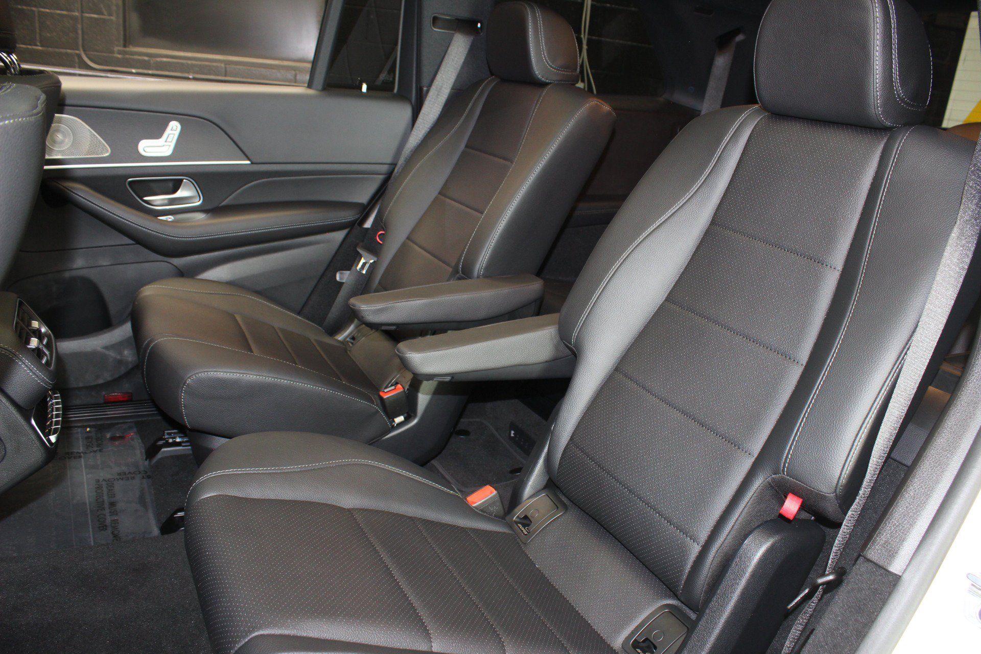 Used 2023 Mercedes-Benz GLS 450 4MATIC image 40