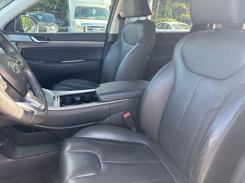 Used 2022 Hyundai Palisade SEL w/ Premium Package FWD image 6