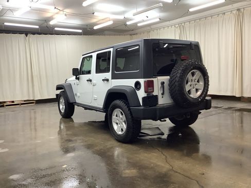 Used 2018 Jeep Wrangler Unlimited Sport S image 8