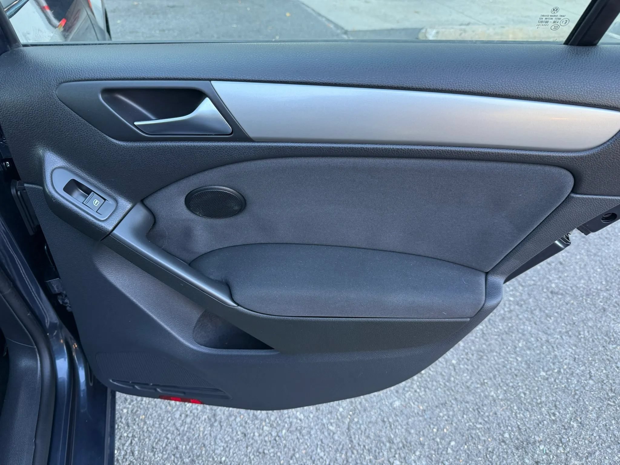Used 2013 Volkswagen Golf 4-Door FWD image 21