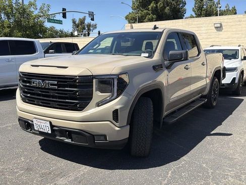 Used 2023 GMC Sierra 1500 Elevation AWD/4WD image 2