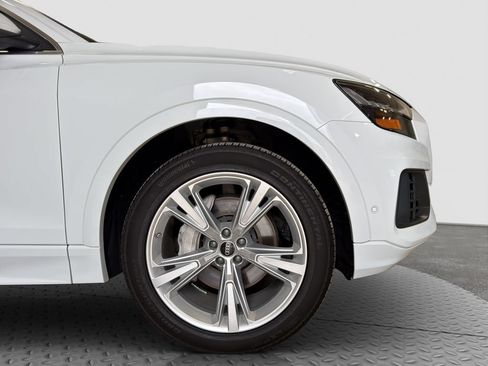 Used 2023 Audi Q8 Premium w/ Convenience Package AWD/4WD image 21