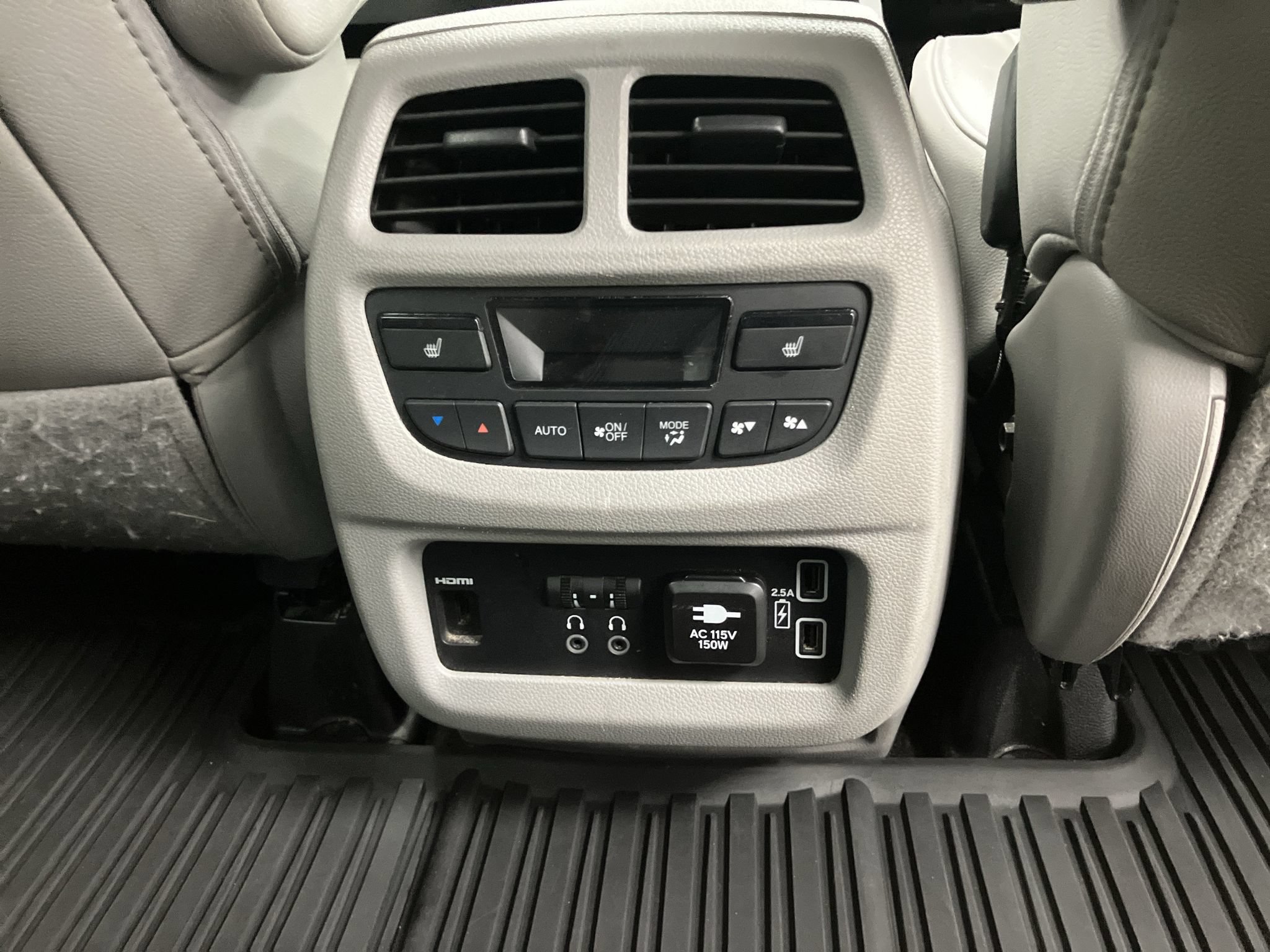 Used 2021 Honda Pilot Touring image 17