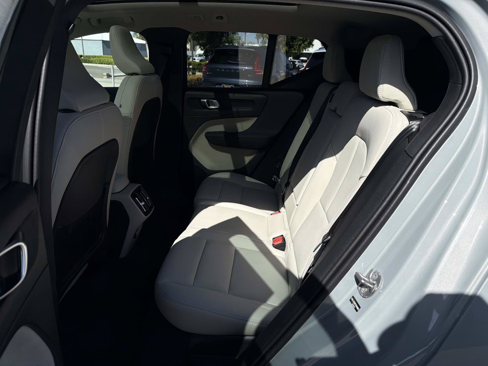 New 2026 Volvo XC40 B5 Plus w/ Protection Package Premier AWD/4WD image 17
