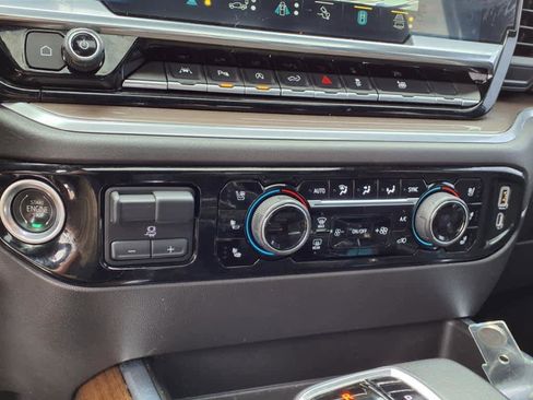 Used 2022 Chevrolet Silverado 1500 High Country w/ High Country Premium Package image 15