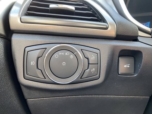 Used 2017 Ford Fusion SE w/ Equipment Group 601A FWD image 30