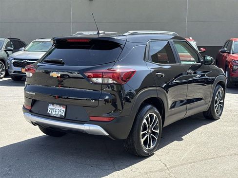 Used 2025 Chevrolet TrailBlazer LT w/ Convenience Package image 3