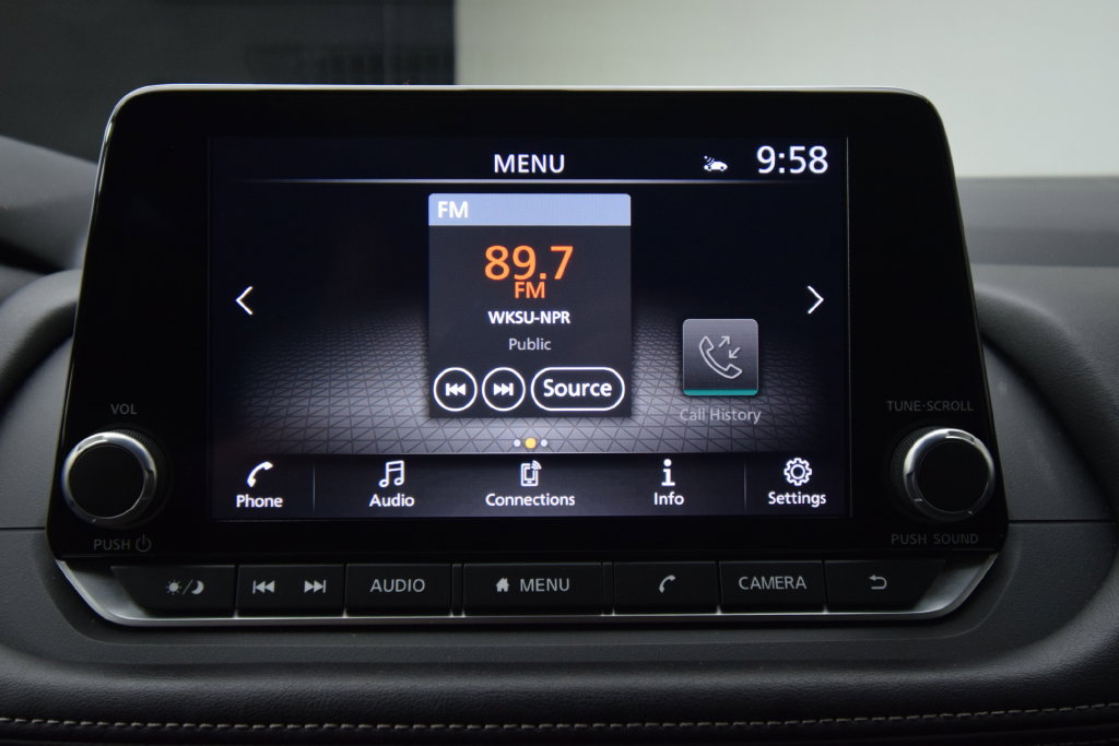 Used 2025 Nissan Rogue SV AWD/4WD image 12