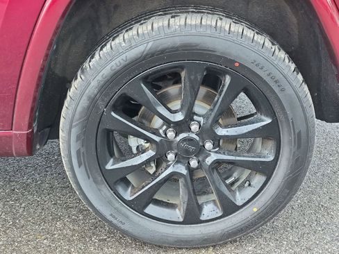 Certified 2019 Jeep Grand Cherokee Altitude AWD/4WD image 14