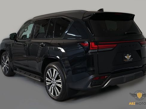 Used 2026 Lexus LX 600 4WD w/ Luxury Package image 7