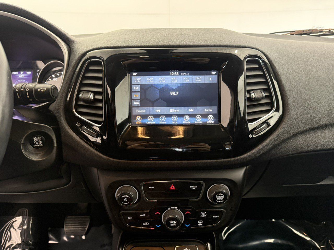 Used 2019 Jeep Compass Latitude AWD/4WD image 19