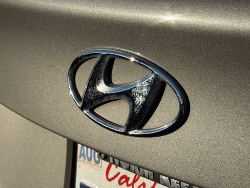 Used 2013 Hyundai Elantra GLS FWD image 4
