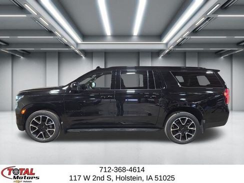 Used 2021 Chevrolet Suburban RST w/ Rear Media and Nav Package AWD/4WD image 5