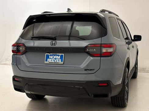 New 2026 Honda Pilot Sport image 9