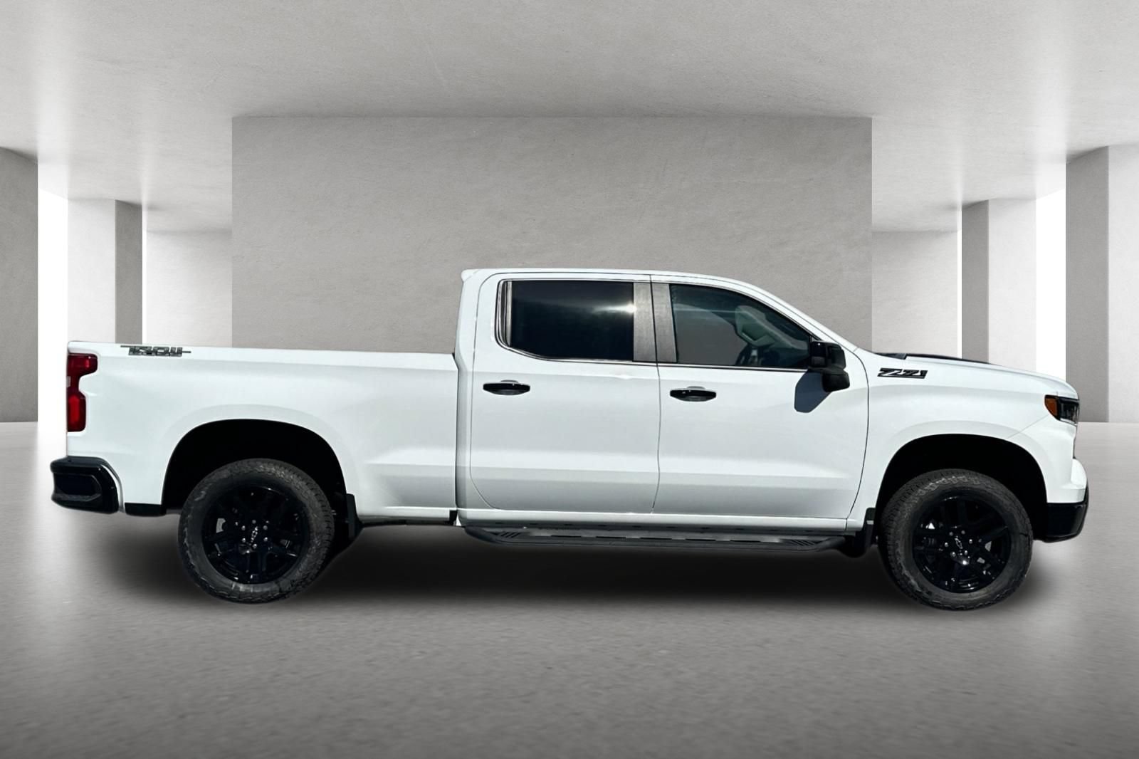 New 2026 Chevrolet Silverado 1500 LT Trail Boss w/ Dark Appearance Package AWD/4WD image 3
