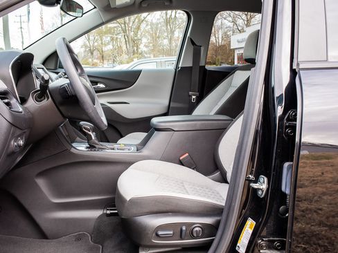 Used 2024 Chevrolet Equinox LS w/ LS Convenience Package image 16