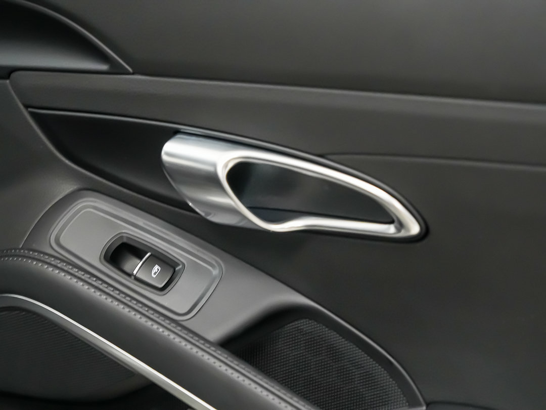 Certified 2025 Porsche 718 Cayman RWD image 17