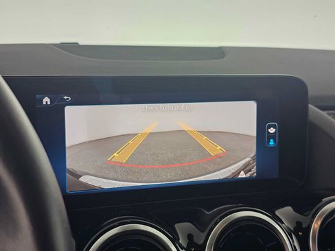 Certified 2025 Mercedes-Benz GLA 250 image 27