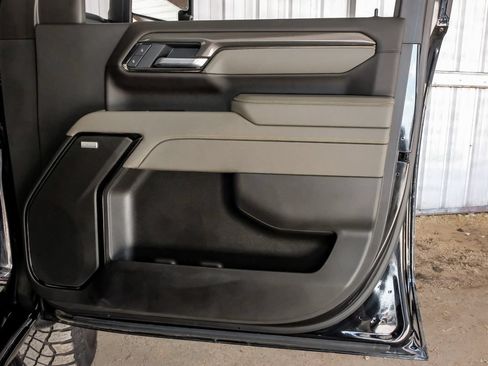 Used 2025 Chevrolet Silverado 2500 ZR2 w/ Technology Package AWD/4WD image 47