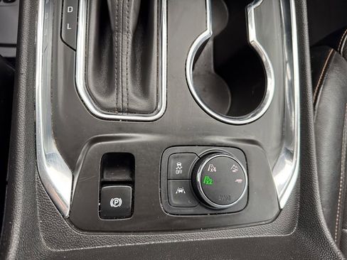 Certified 2018 Chevrolet Traverse Premier image 34