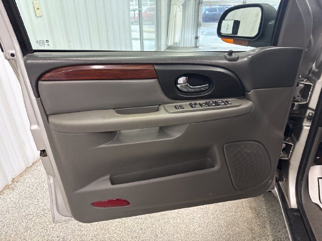 Used 2004 GMC Envoy XL SLT w/ 1SD Preferred Equipment Group AWD/4WD image 10