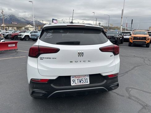 Used 2024 Buick Encore GX Sport Touring image 7