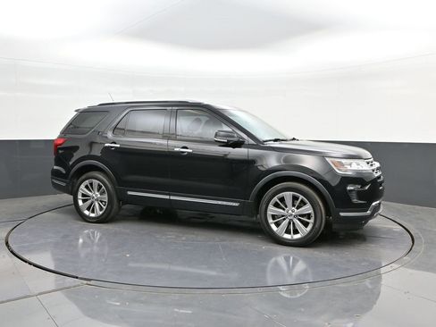 Used 2019 Ford Explorer Limited w/ Class III Trailer Tow Package image 17