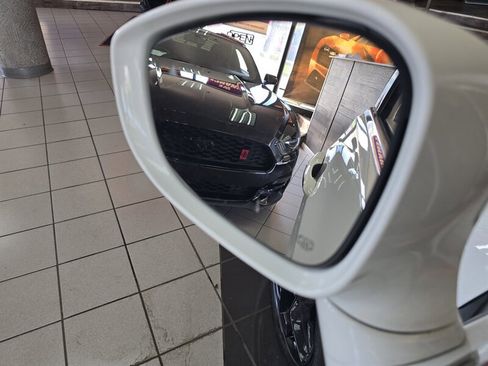 Used 2018 Chrysler Pacifica Touring Plus w/ Tire & Wheel Group image 19