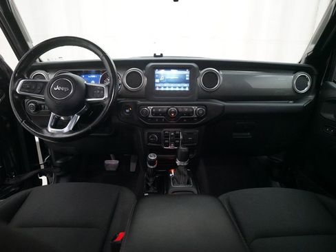 Used 2021 Jeep Gladiator Overland w/ Cold Weather Group image 5