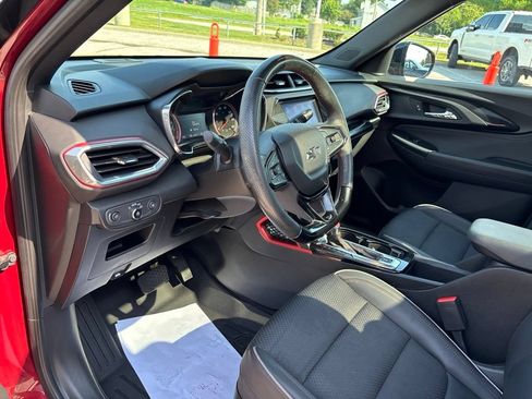 Used 2022 Chevrolet TrailBlazer RS w/ Sun and Liftgate Package AWD/4WD image 31